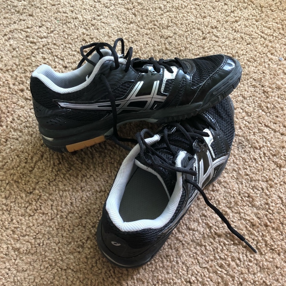 Asics volleyball shoes
